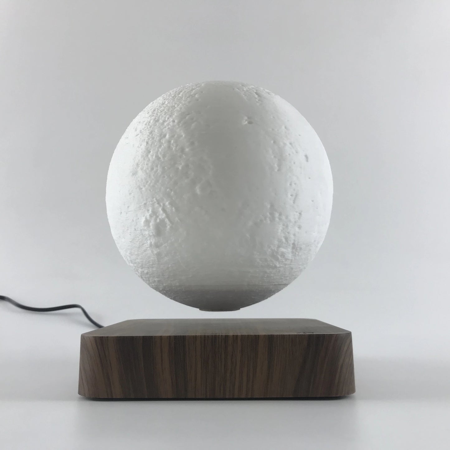 Levita Luna