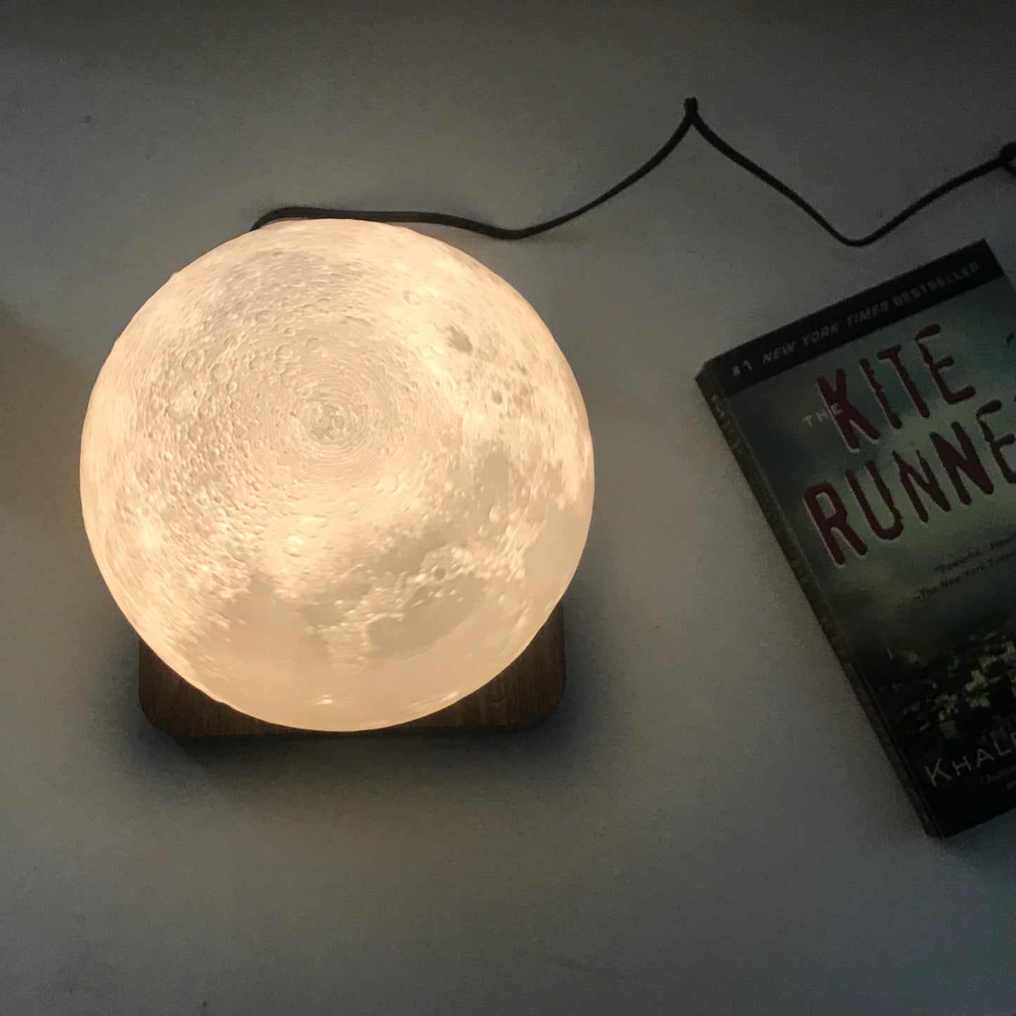 Levita Luna